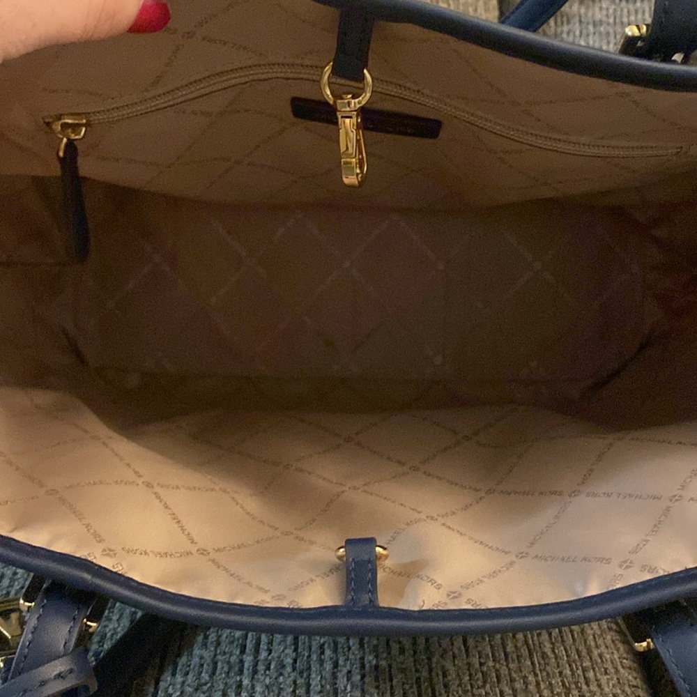 Final price!! Michael Kors purse - Picture 3 of 5